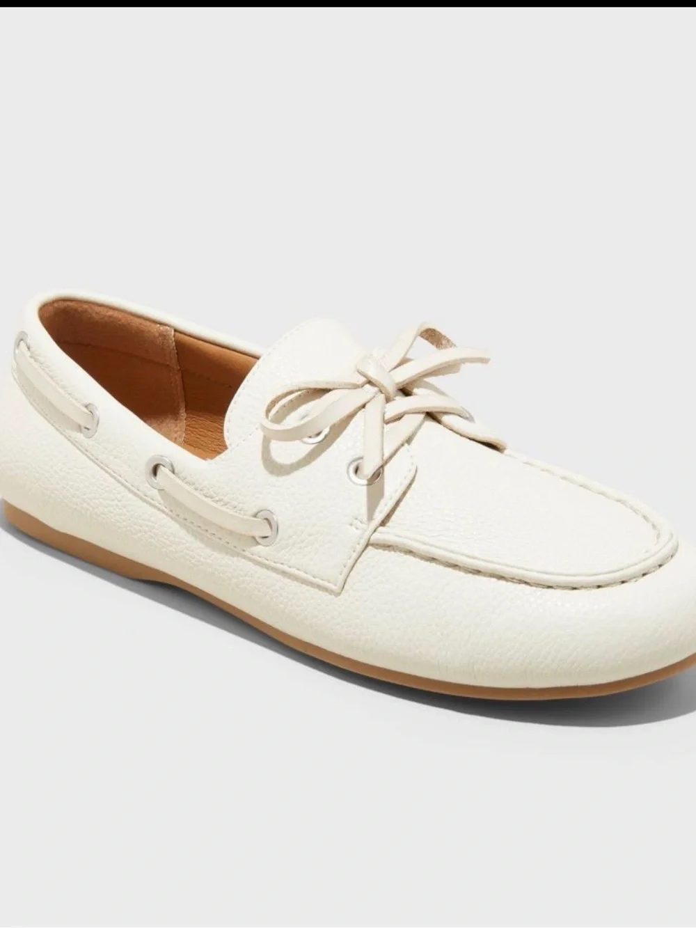 NWT Universal Thread Target White Loafer